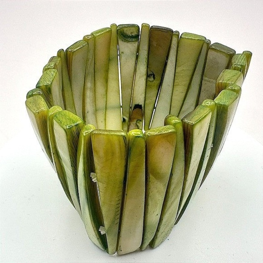 Vintage Y2K Green Mother Of Pearl Shell Stretch Cuff Bracelet Women's‎ Jewelry
